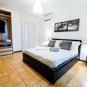 https://city-center-apartments-catania.taorminaitalyhotels.com